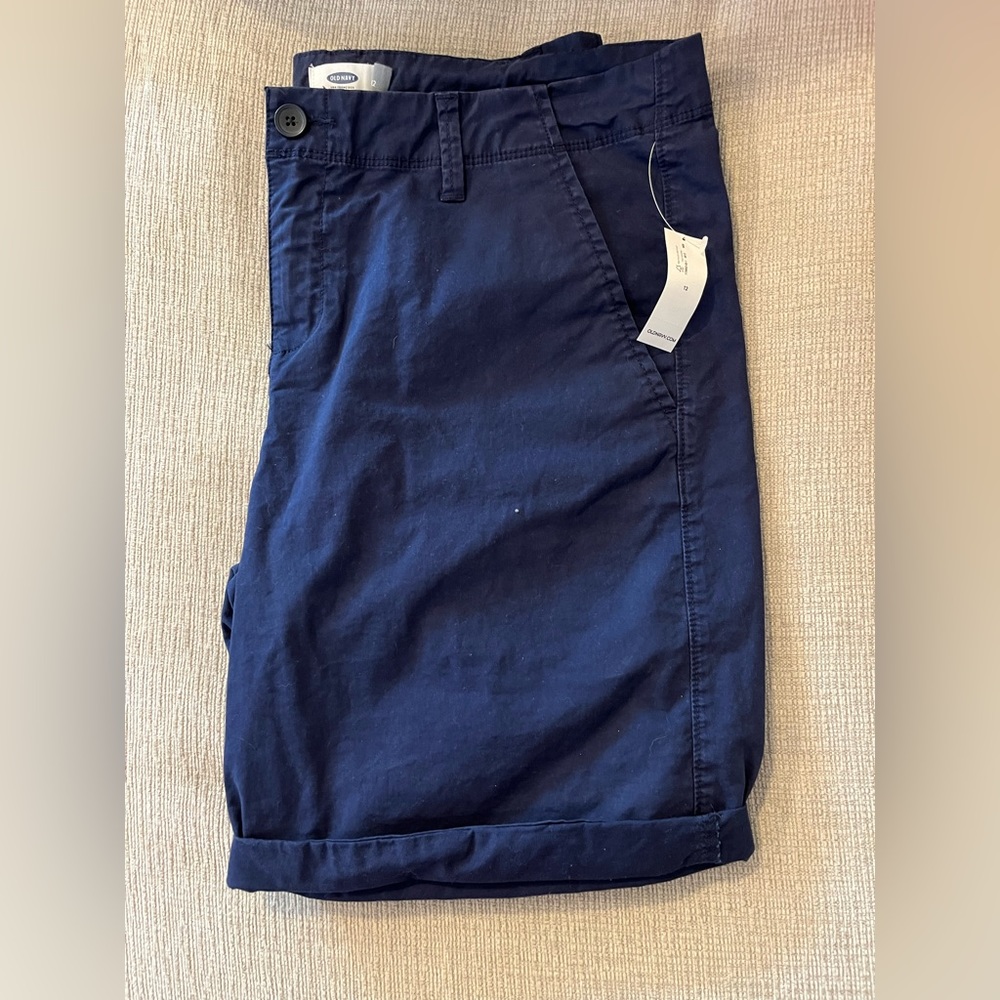 Old navy womens Bermuda shorts. Navy.